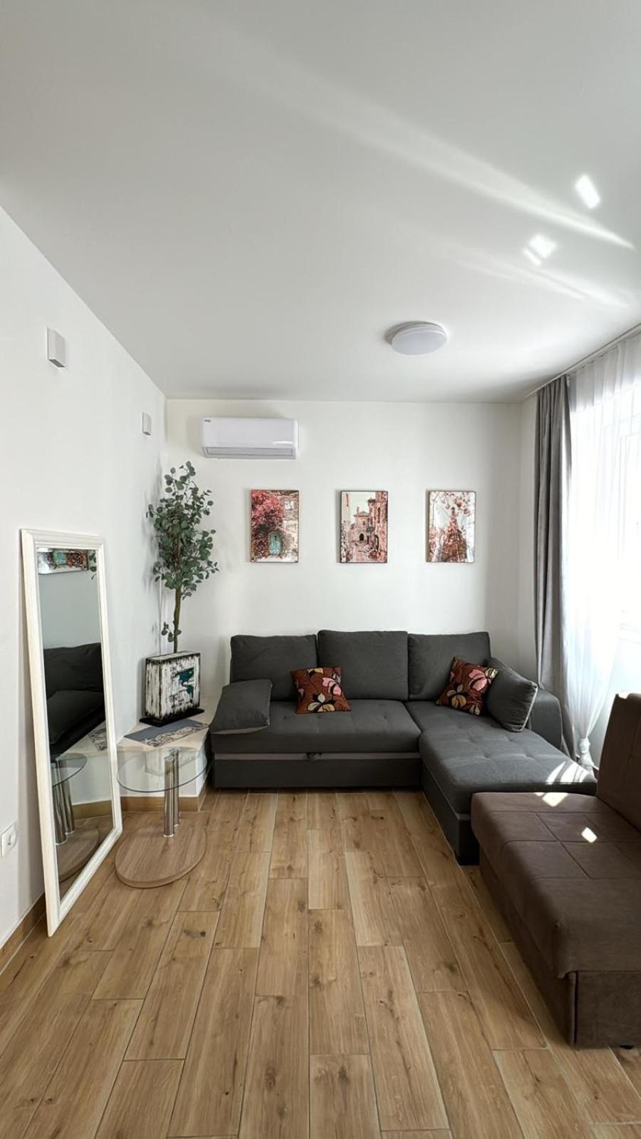 Palloma Studios Baska Voda Luaran gambar